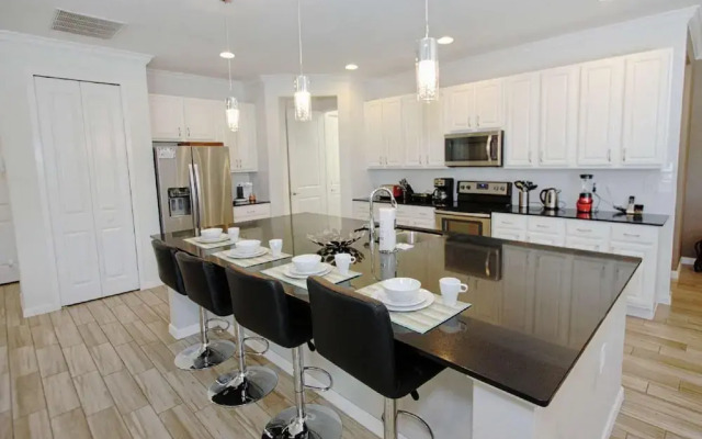 3941 Sonoma