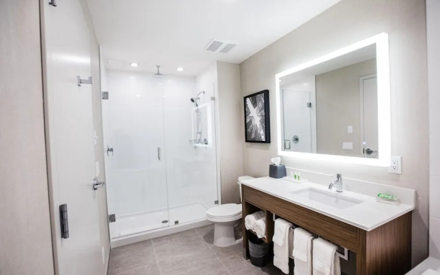 Holiday Inn Hotel & Suites Calgary South Conference Ctr