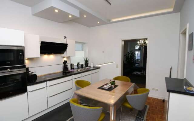 Fischer 2 Modern Retreat