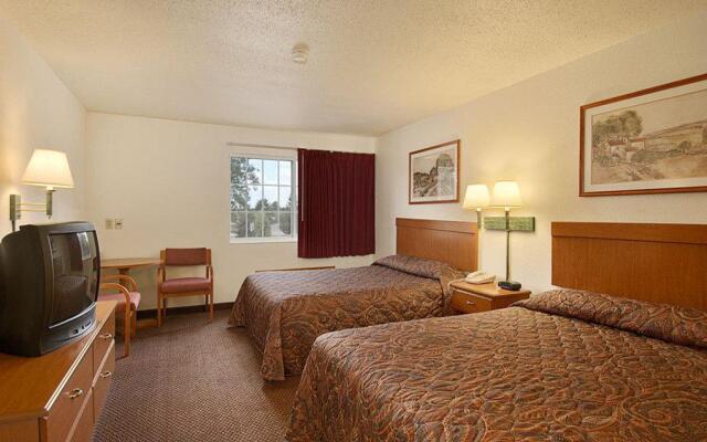 Wamego Inn and Suites