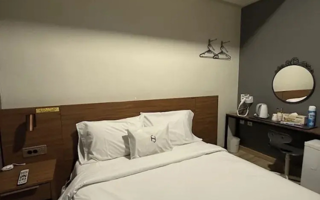 Samcheok NS Hostel & Motel