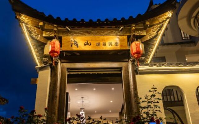 Qianshan Viewing Homestay (Lijiang Dashuiche)