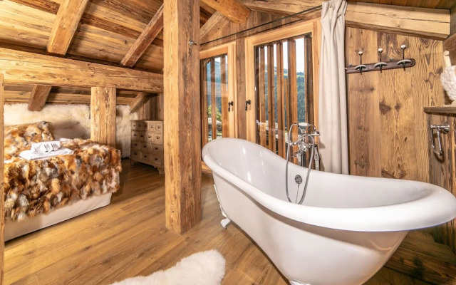 Kashmyre Chalet Luxe Chauffeur Sauna