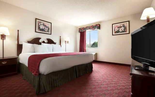 Super 8 Aurora/Naperville Area