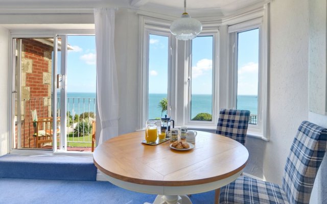 Cozy Holiday Home in Swanage with Balcony