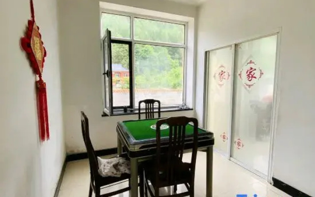 Lake side fish restaurant