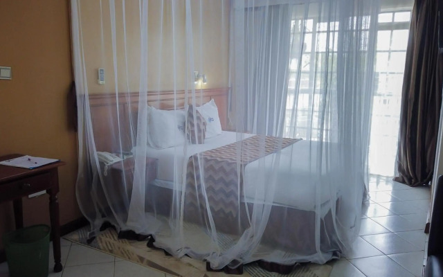 67 Airport Hotel