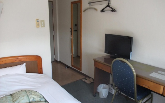 City Hotel Fukuzumi – Guest Rooms – Makurazaki