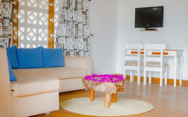 Bahari Beach Castle Lodge