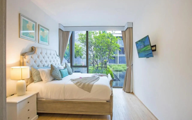 Luxury Oceanfront_pool access apartment