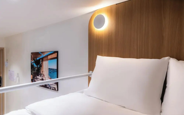 Slow On Hostel Hongdae