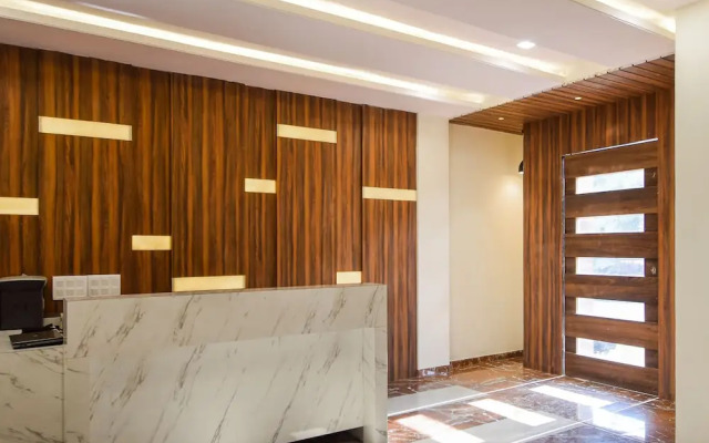 OYO 26124 Silver Palm