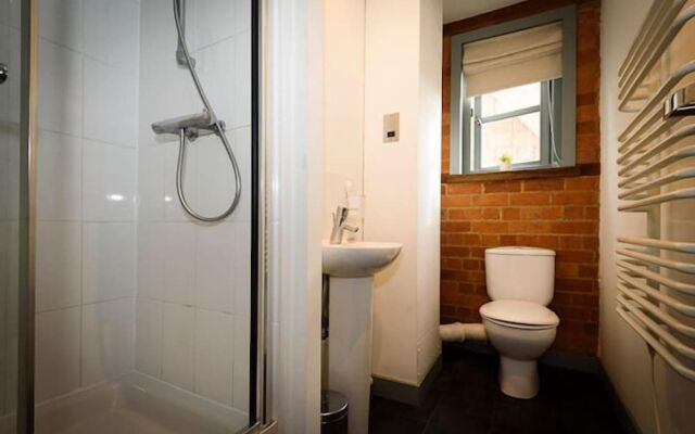 Karah Suites - Gloucester Docks