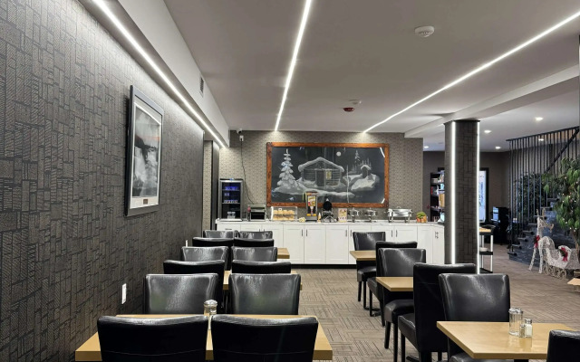 Big Bird Inn Wawa, SureStay Collection by Best Western