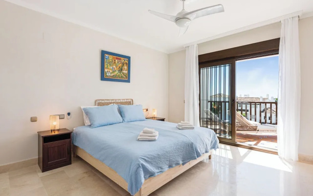 Incredible Apartment With sea Views and Balcony