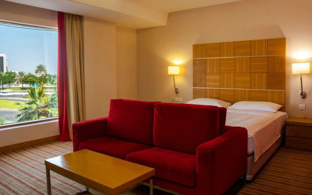 Golden Tulip Muscat