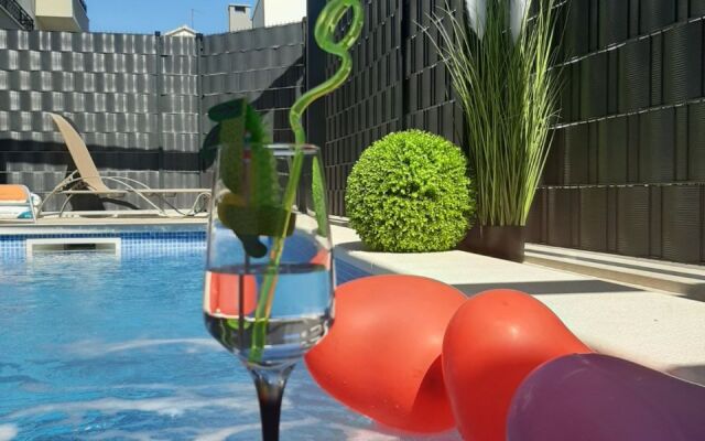 Apartment MeMi - great location, modern & parking: A1 Marin Trogir, Riviera Trogir