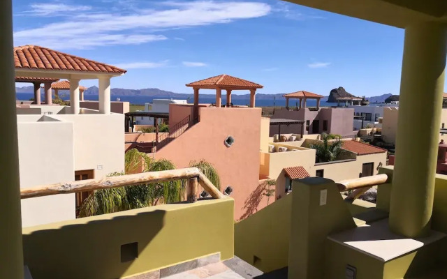 AV322-Loreto Bay-Beautiful Beach View