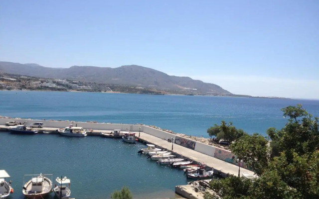 Sea View And Mountain View Apartment For 4 People