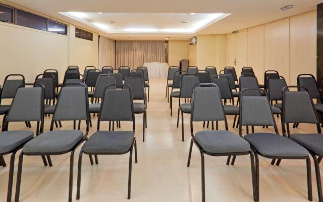 Master Porto Alegre Hotel - Av Carlos Gomes, Proximo Consulado Americano