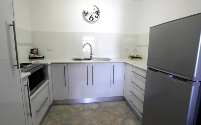 Cattleman's Country Motor Inn & Serviced Apartments