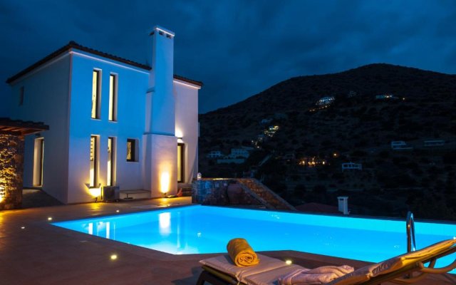 Maris Luxury Villa