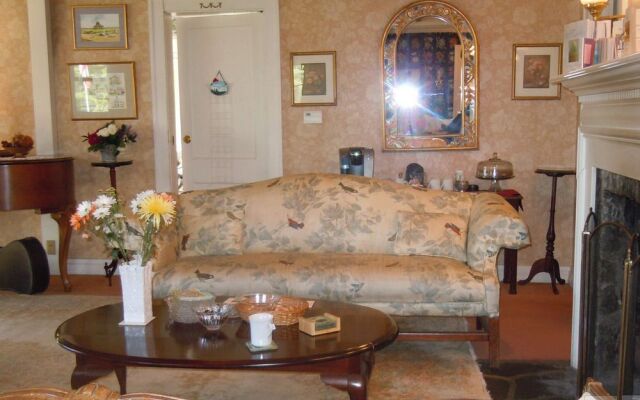 Tidewater Inn
