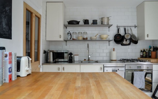 3 Bedroom House In Heart Of Stoke Newington
