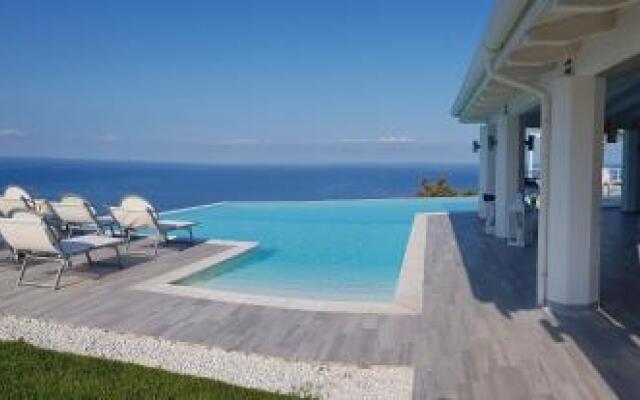 White Club Residence