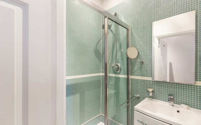 Stunning 2 Bed Apt, Sleeps 3 in Kensington