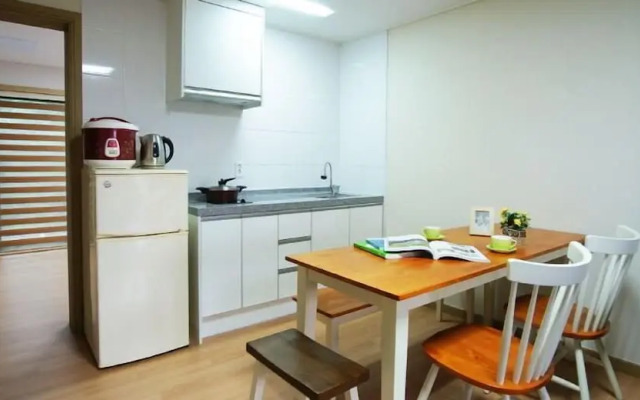 Gotjawal Geomun Oreum Pension