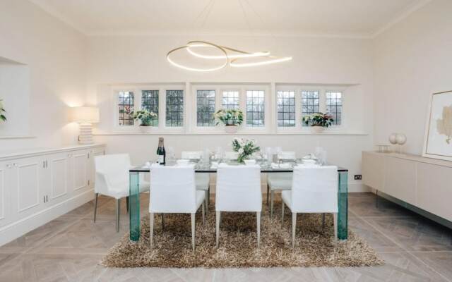 Wisteria House - Sleeps 11