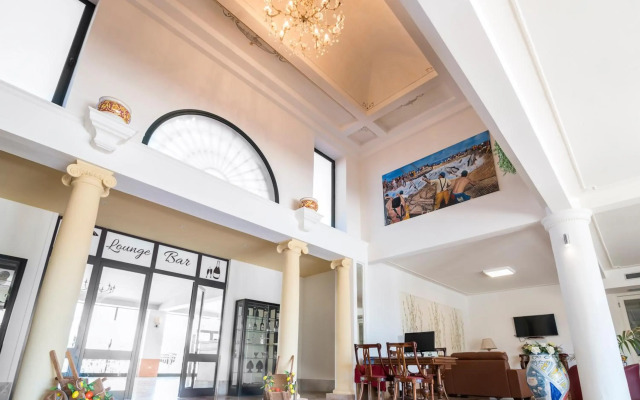 Delfino Beach Hotel