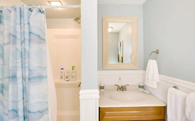 Great for Families: Waterville Retreat w/ Yard!