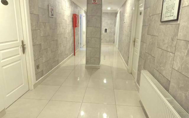 Eleon Hotel