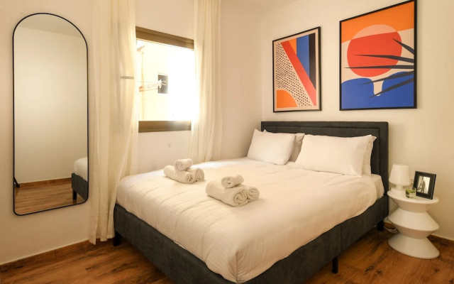 MAMAD - Pet-friendly 2BR Apt & Kitchen