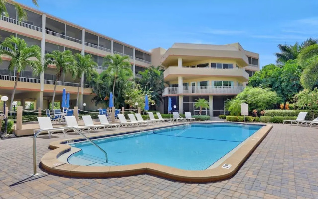 Beach Club 413