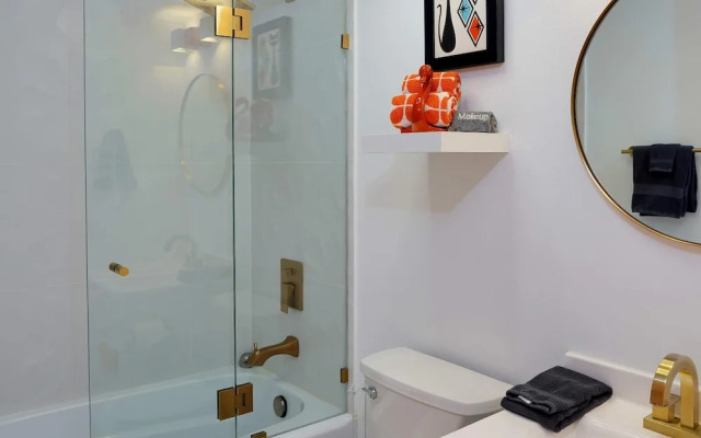 Retro Desert Retreat - Ideal Palm Springs