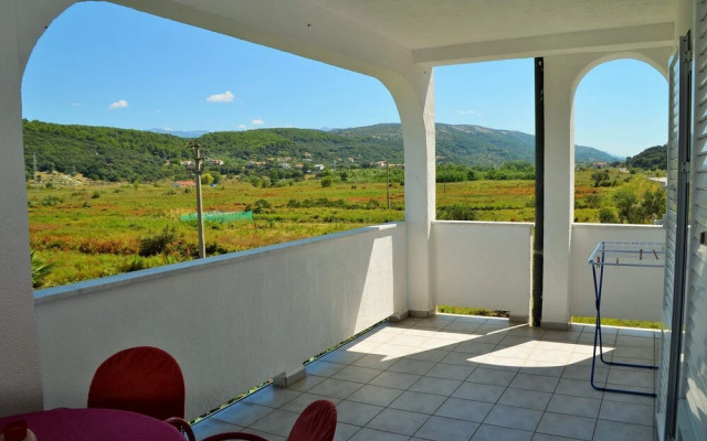 Ruža - Peaceful Area & Parking - SA3