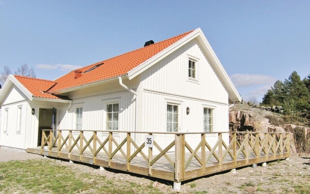 Amazing Home in Fjällbacka With 4 Bedrooms, Sauna and Wifi