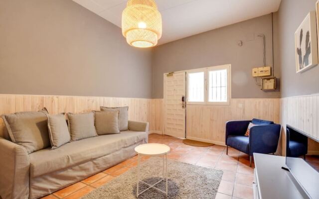 Beautiful 2bdr in Lovely Lesseps, 8mins to Metro