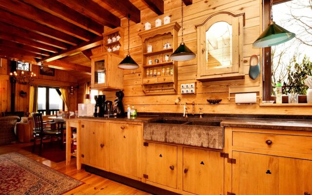 Cozy Holiday Home in Dion with Sauna and Jacuzzi