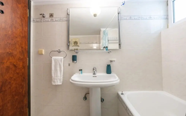 The White Marble Luxury City Apt