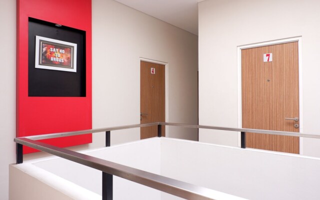 RedDoorz Plus near Mall Ciputra Semarang