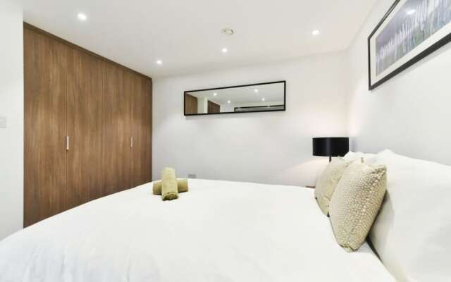 Hotel Style Penthouse Located Close to Central 8