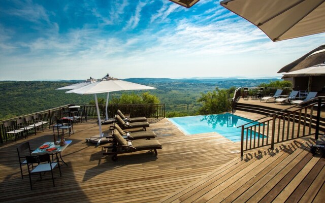 Umzolozolo Private Safari Lodge