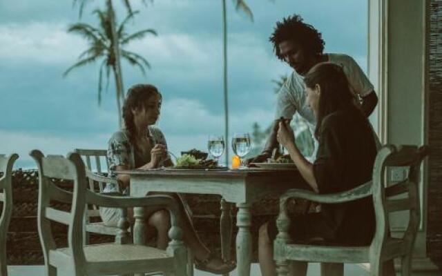 Naomi Beach Resort