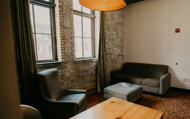 The Brewhouse Inn & Suites
