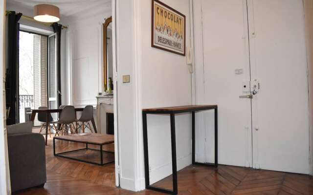 Parisian Apartment In Prime Location