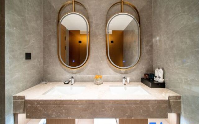 One side of the wilderness hotel